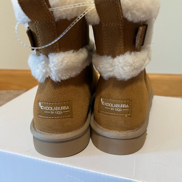 Koolaburra by UGG Tan Boots with Cream Fur - Picture 3 of 6